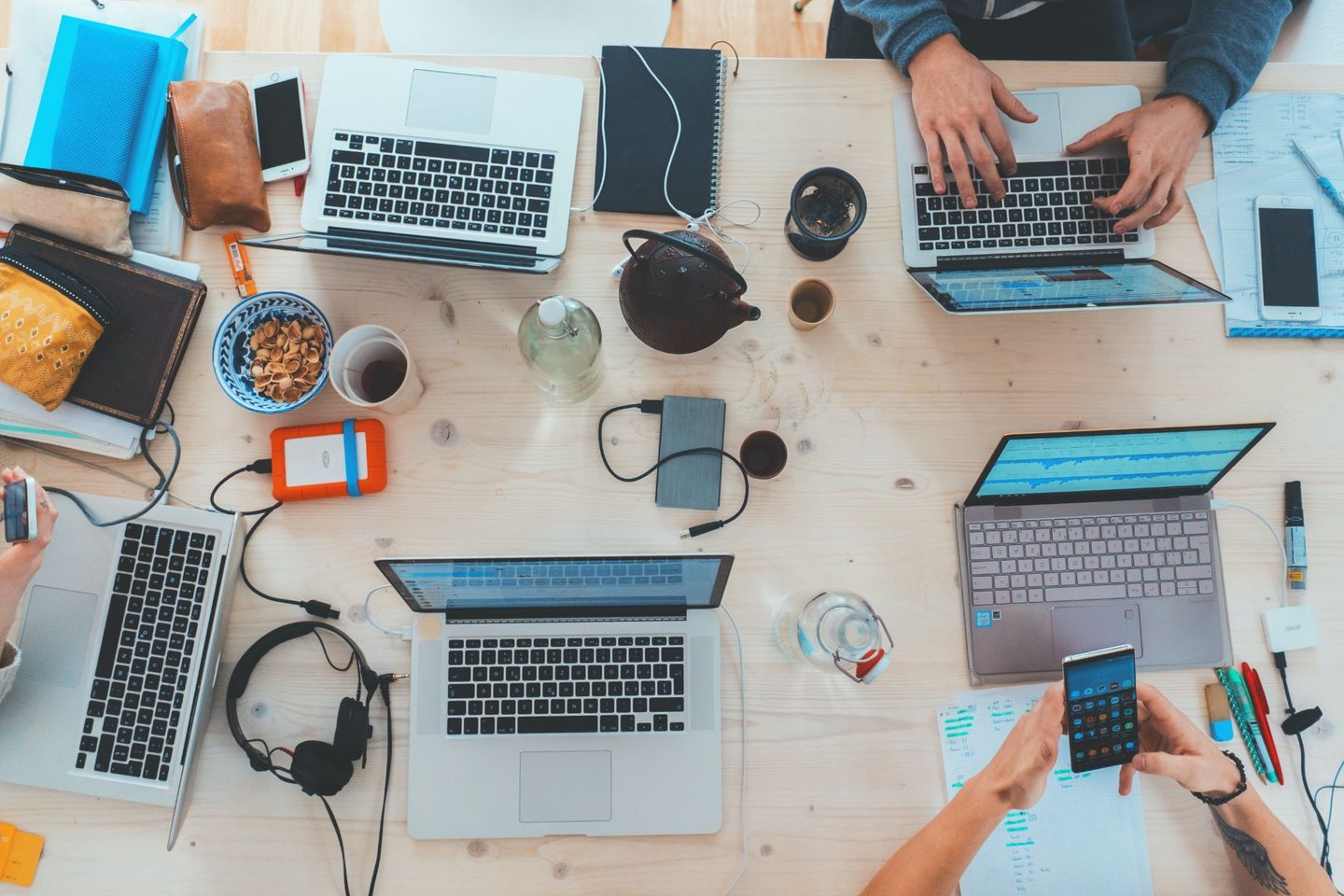 ROLES ADMINISTRATIVOS DE PÁGINAS COMERCIALES DE FACEBOOK